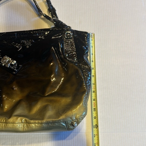 Prada authentic patent black and gold hobo bag with straps and inside pockets - Picture 4 of 16